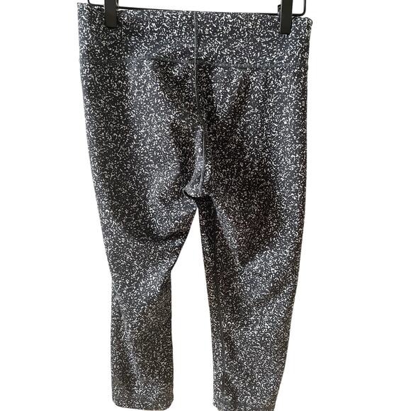 Adidas Black & White Capri Leggings size M - Picture 2 of 3